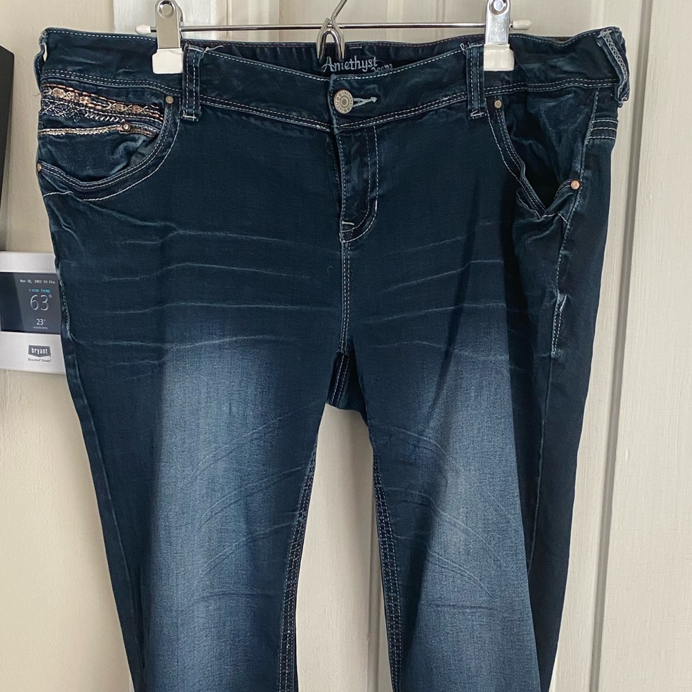 Amethyst Capris -Size 18